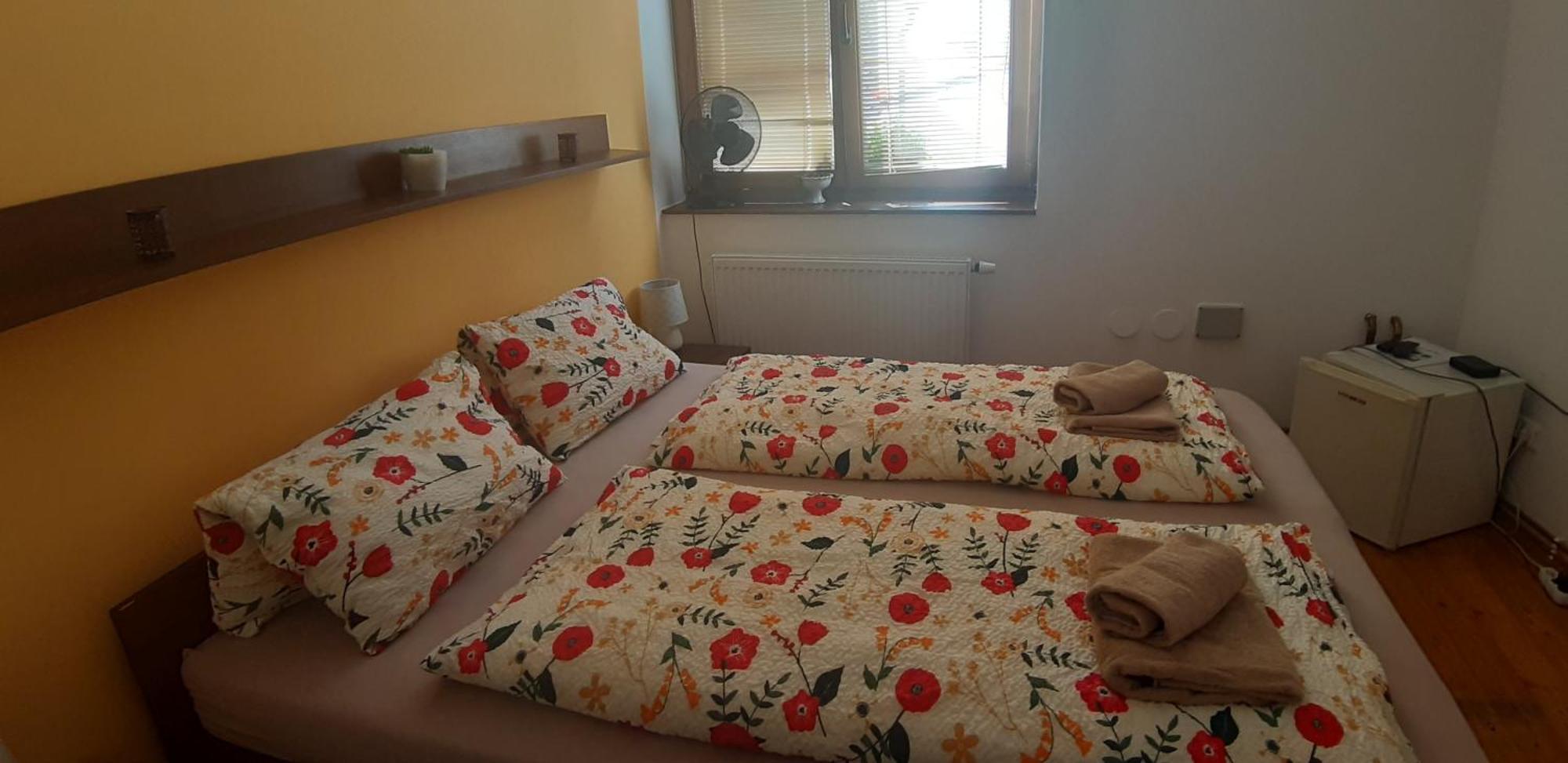 Kroměříž Penzion A Vinoteka Hrozen מראה חיצוני תמונה